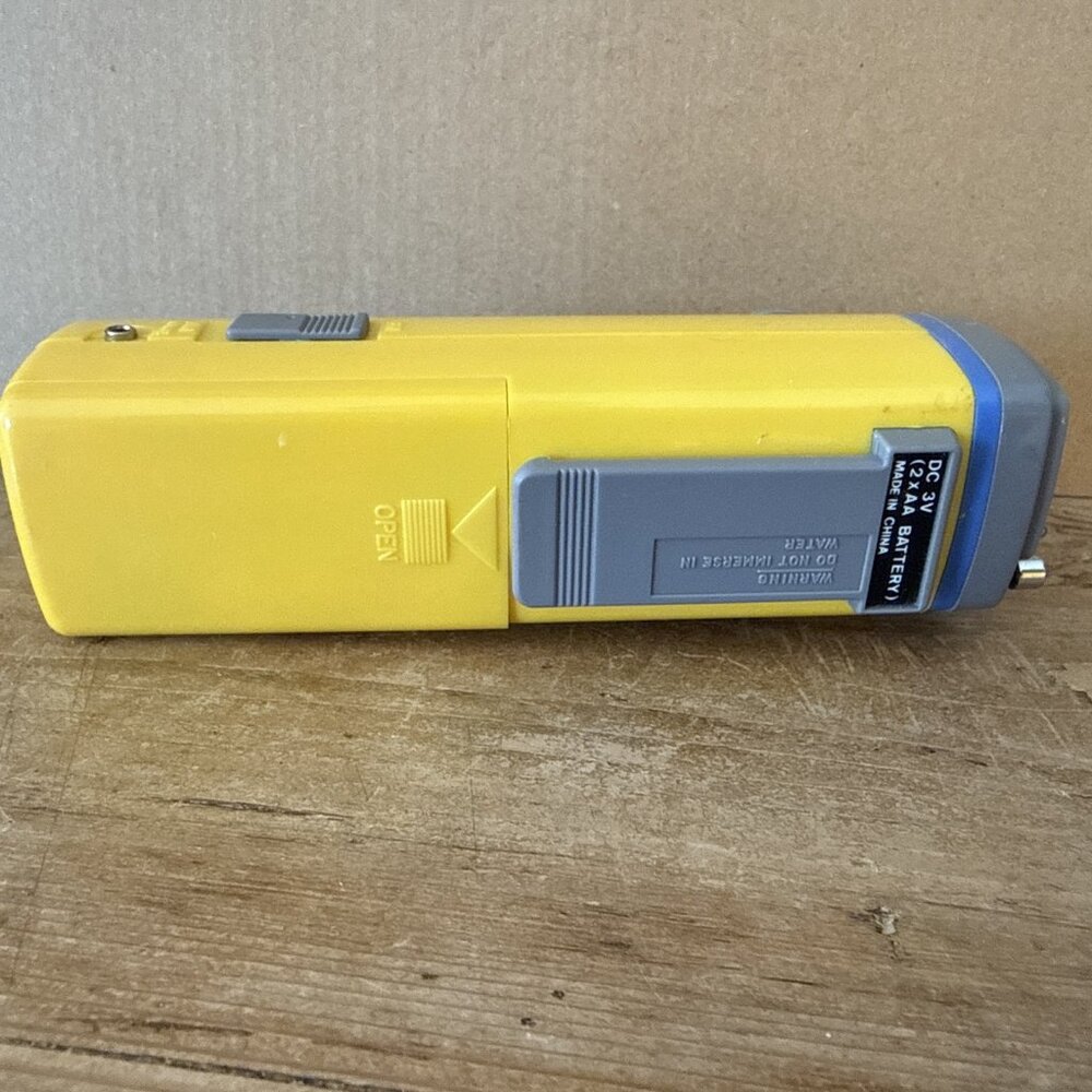 Vintage Ultrasonic Sports AM FM radio Handheld Travel AM FM Analog - Picture 3 of 9